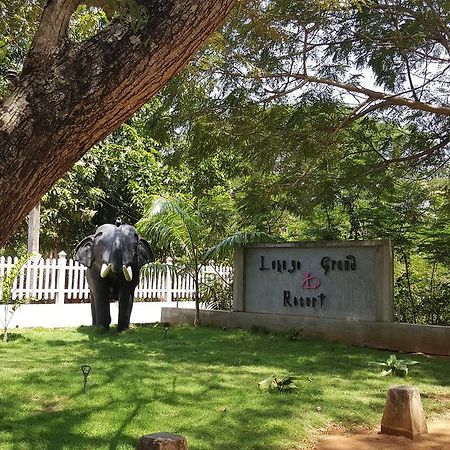 Lokuge Grand Resort Kataragama Ngoại thất bức ảnh