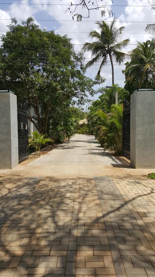 Lokuge Grand Resort Kataragama Ngoại thất bức ảnh